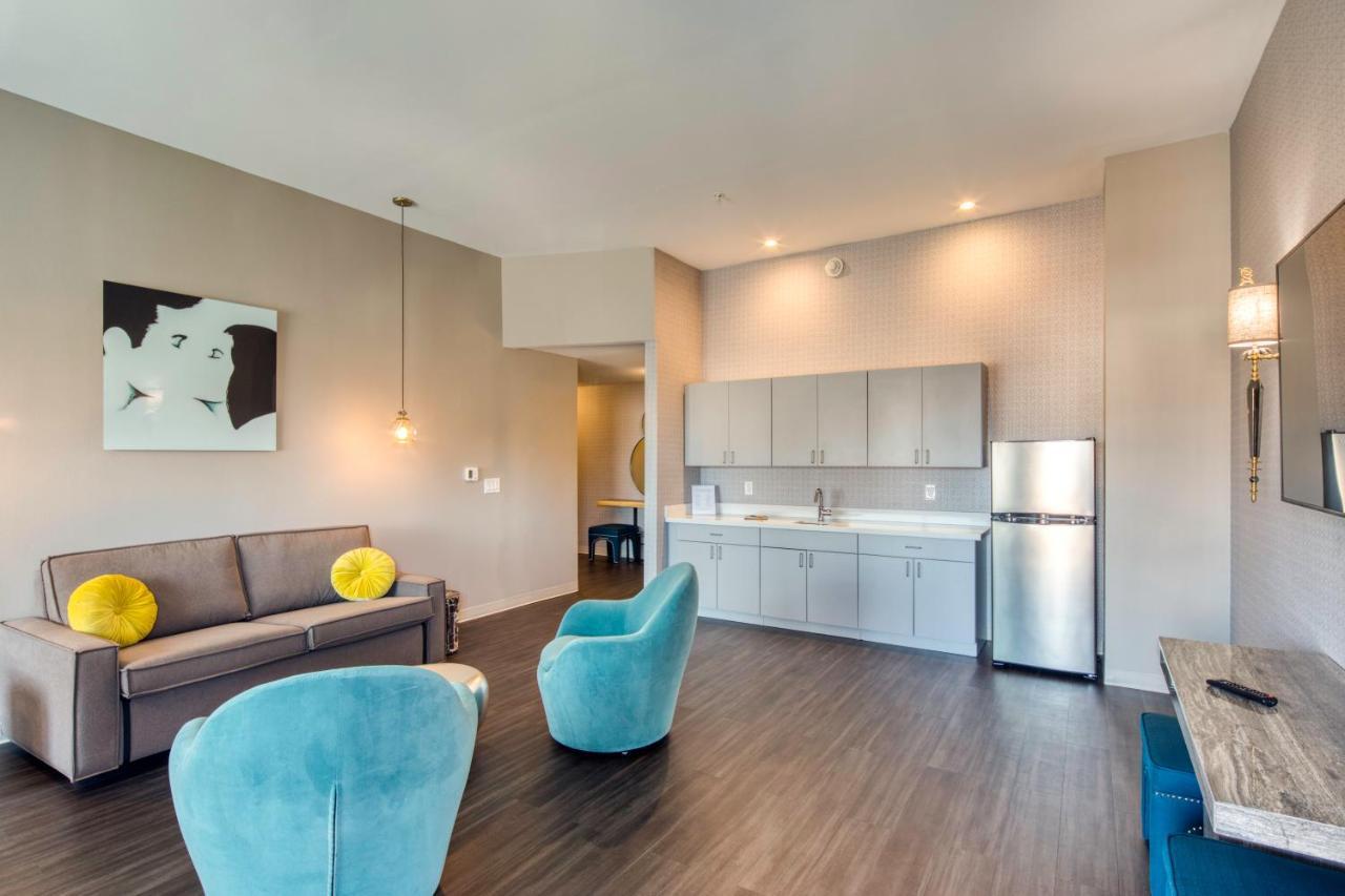 Holiday Inn Express & Suites - Charlotte - South End By Ihg Екстериор снимка