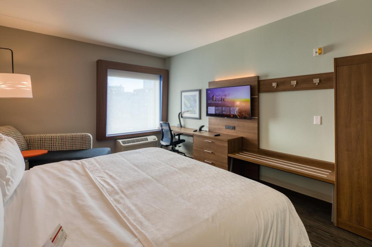 Holiday Inn Express & Suites - Charlotte - South End By Ihg Екстериор снимка