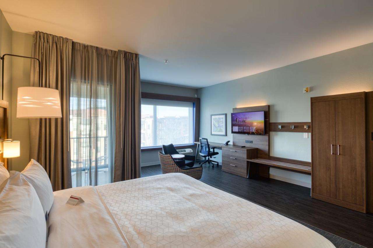 Holiday Inn Express & Suites - Charlotte - South End By Ihg Екстериор снимка