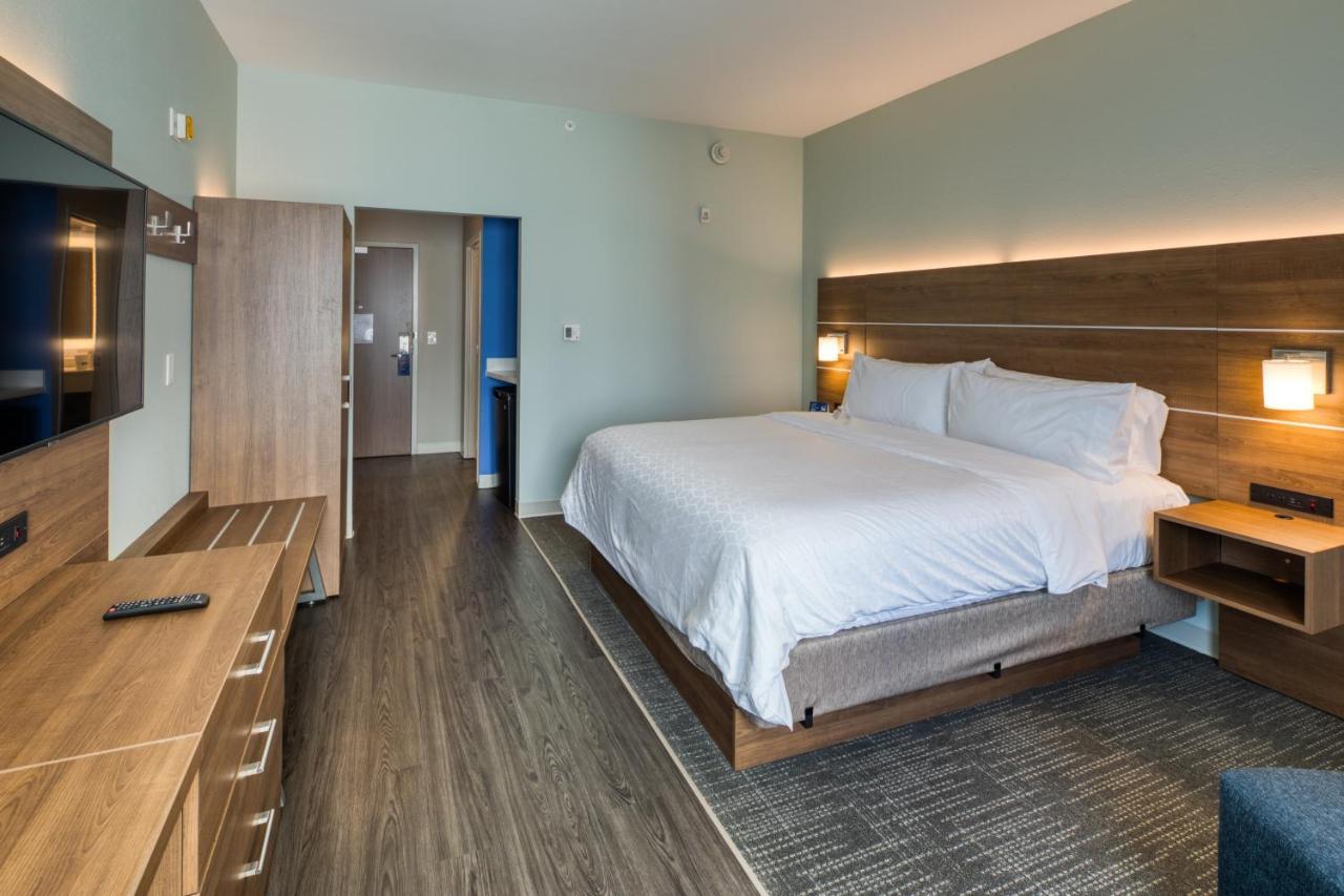 Holiday Inn Express & Suites - Charlotte - South End By Ihg Екстериор снимка