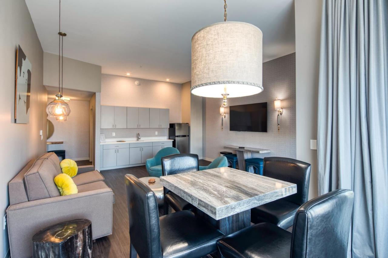 Holiday Inn Express & Suites - Charlotte - South End By Ihg Екстериор снимка