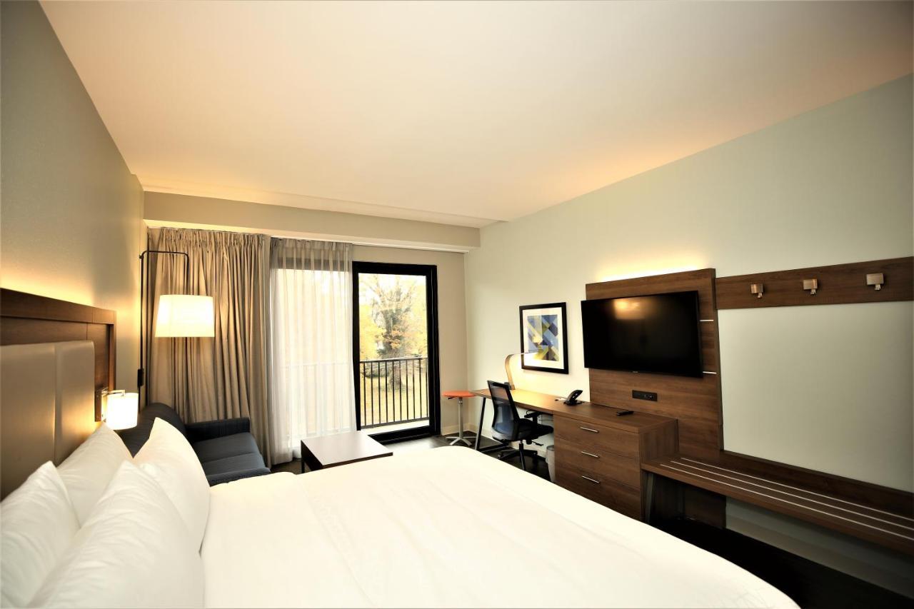 Holiday Inn Express & Suites - Charlotte - South End By Ihg Екстериор снимка