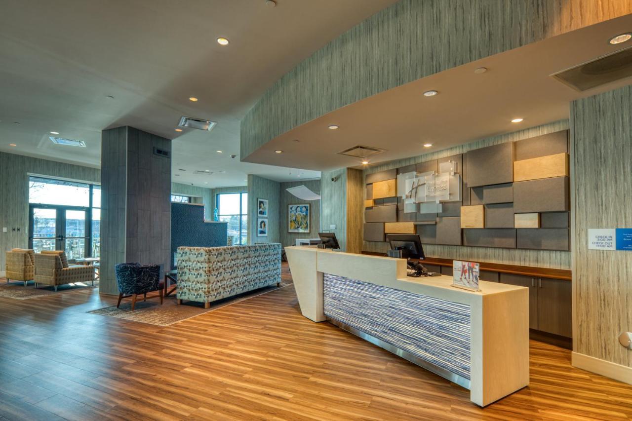 Holiday Inn Express & Suites - Charlotte - South End By Ihg Екстериор снимка