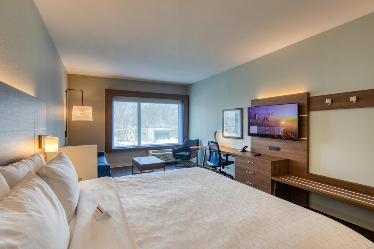 Holiday Inn Express & Suites - Charlotte - South End By Ihg Екстериор снимка