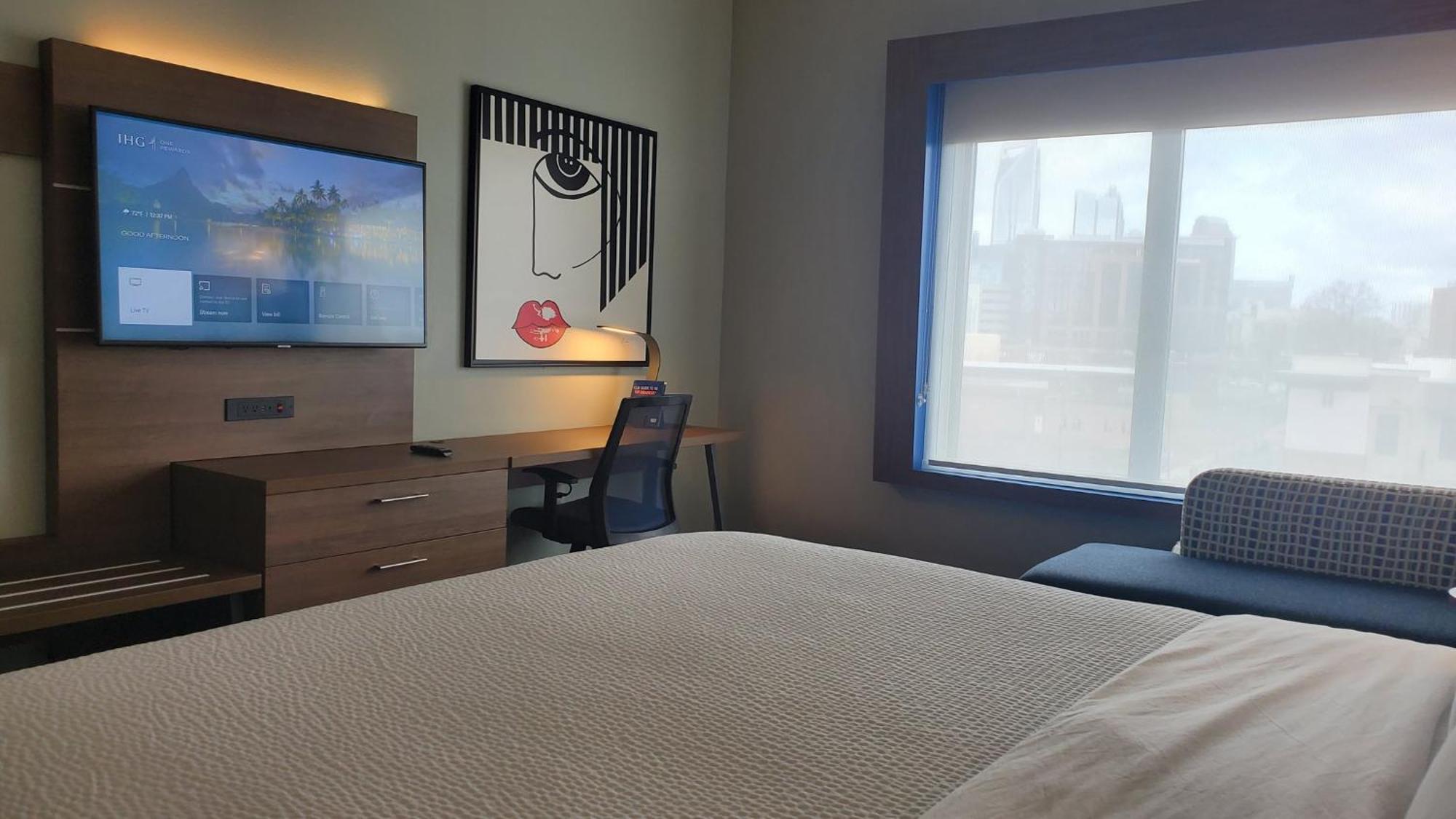 Holiday Inn Express & Suites - Charlotte - South End By Ihg Екстериор снимка