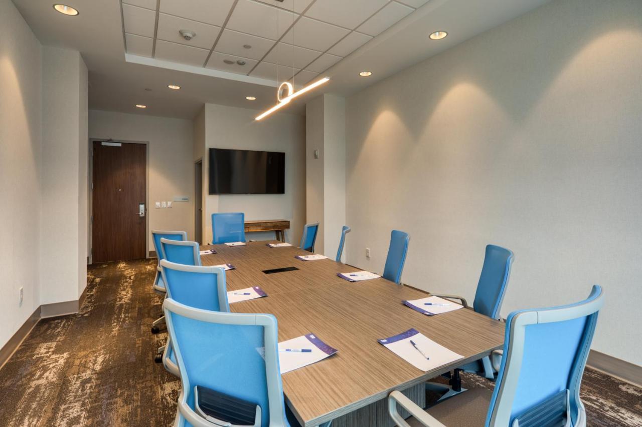 Holiday Inn Express & Suites - Charlotte - South End By Ihg Екстериор снимка