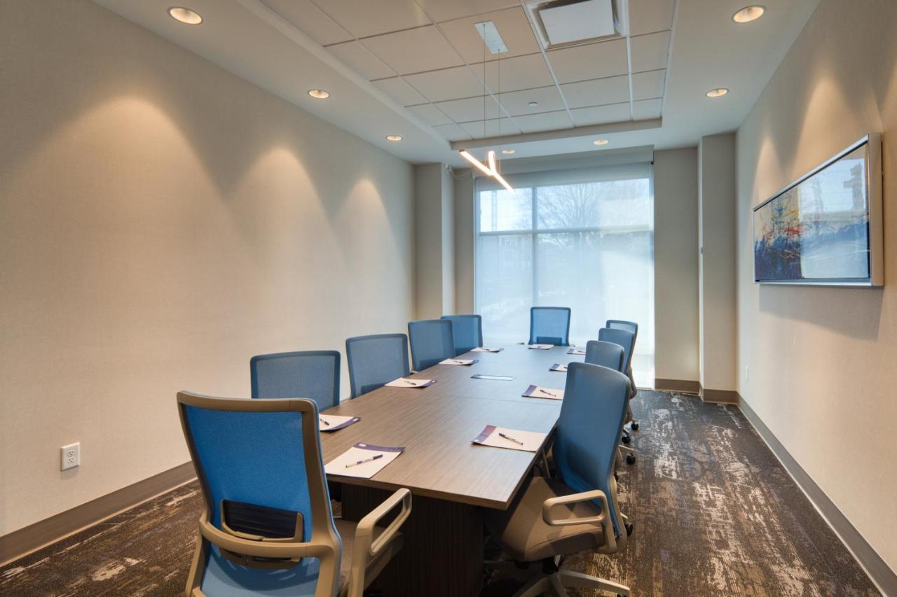 Holiday Inn Express & Suites - Charlotte - South End By Ihg Екстериор снимка