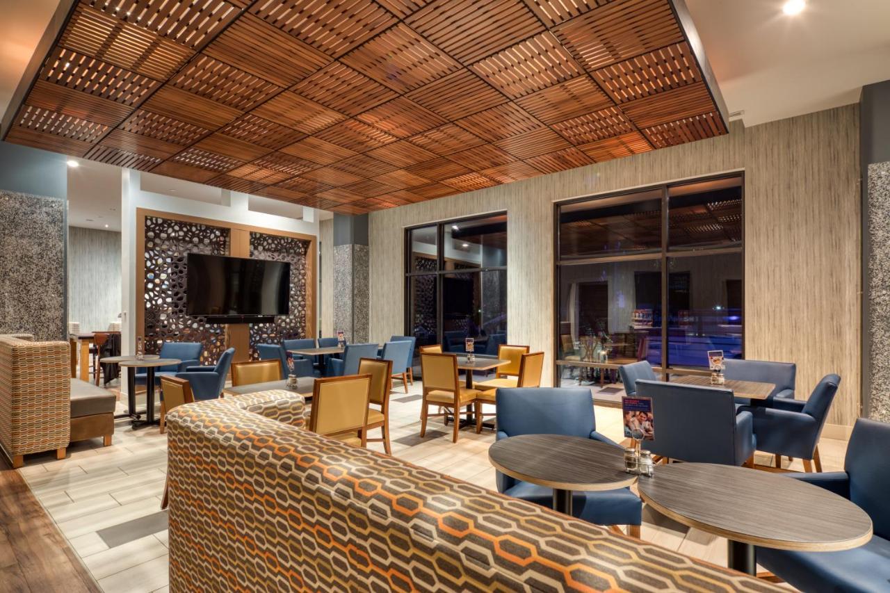 Holiday Inn Express & Suites - Charlotte - South End By Ihg Екстериор снимка