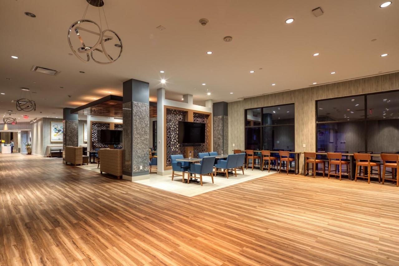 Holiday Inn Express & Suites - Charlotte - South End By Ihg Екстериор снимка
